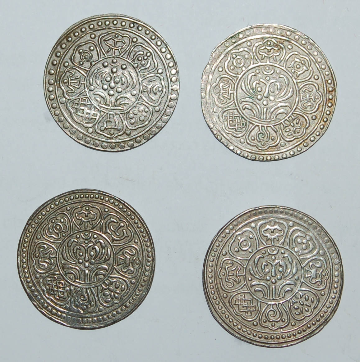 TIBETAN GADEN TANGKA LOT (4 PIECES) - MONK PRESENTATION - foto 1