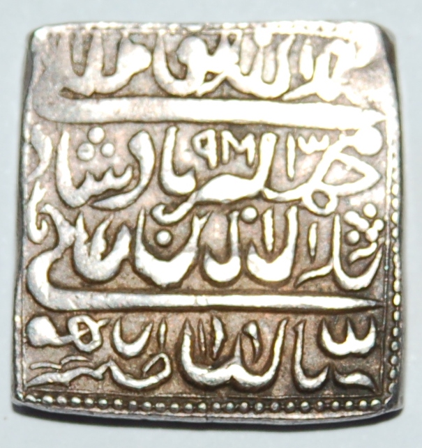 MUGHAL EMPIRE - SILVER SQUARE RUPEE (AKBAR THE GREAT) - foto 4